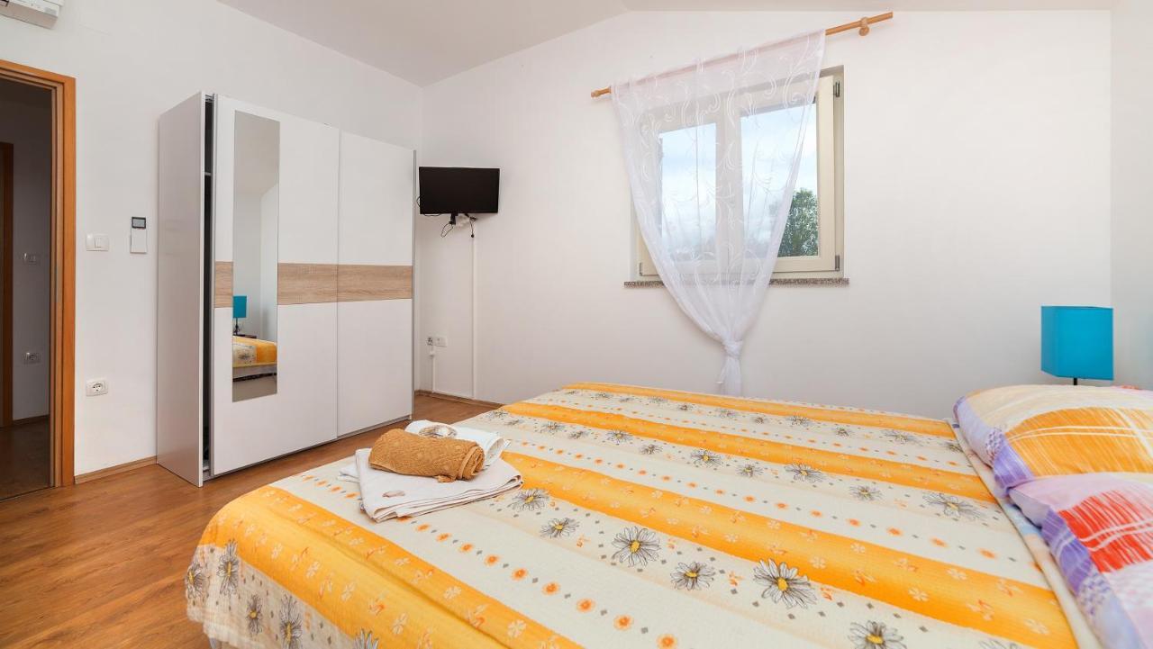 Apartments Barbara Brsec Luaran gambar