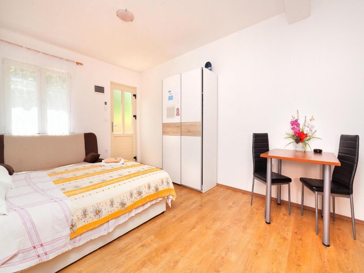 Apartments Barbara Brsec Luaran gambar